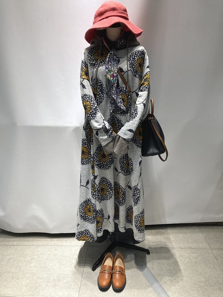 大きいお花柄のワンピースが入荷しました♪｜usebowl｜ショップ