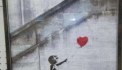 バンクシー絵画！「赤い風船と少女」愛は1つじゃないよ。離れても次の愛はあなたにも来るよ！だから悲しまないでね！