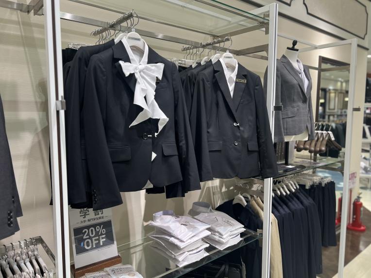 【入学式・就活に】きちんと見えて動きやすい、レディスリクルートスーツ