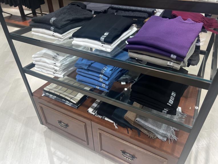 クリスマスギフトに“特別感”を。上質ニット&マフラーのご提案