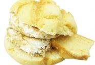 [新メニュー』メロンパンアイス キャラメルミルク