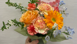 母の日アレンジ予約受付中