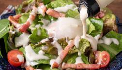 ＼ ちょっぴり大人風味の燻製チーズドレ ／