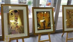 グスタフ・クリムト｛ハグと接吻」　2/14「愛」を伝えるバレンタインデー！　生きてる触れ合いを大切に！
