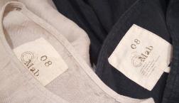 Black or  Beige？！