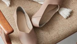 【新作商品入荷】ウィメンズ　らくっションポインテッドバブーシュ