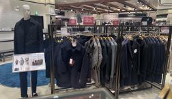 コートがお買い得です。