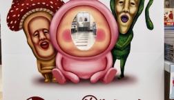 ◇こびとづかん20周年☆顔はめパネル☆設置しました◇